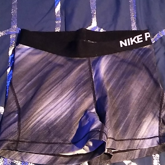 Nike Pro shorts - Picture 1 of 3